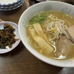 支那そば　三八 斉田店 - 支那そば、麺少なめ、高菜トッピング
