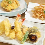 ゆらり - 料理写真:定番の天ぷらや、季節によって、天ぷら、かきあげネタは変わります。