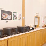 CALM - パンは店内で温められます