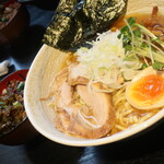 麺酒房 龍安 - 醤油らーめん（大盛）＆ミニ高菜丼