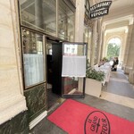Le Grand Vefour - 店舗入り口