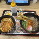 資さんうどん 三郷店 - 