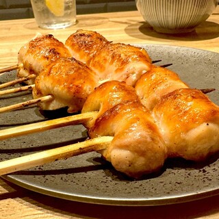 丁寧に焼き上げた自慢の焼鶏を