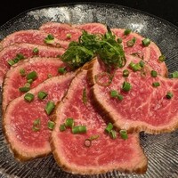 炙り牛タタキ
