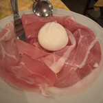 イル・ボッカローネ - 生ハム(チーズトッピング)