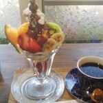 喫茶 あじさい - チョコレートパフェ、ブレンド珈琲