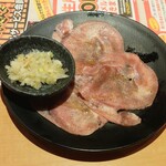 焼肉きんぐ - ねぎ塩きんぐタン(ポーク) (2025.06.26)