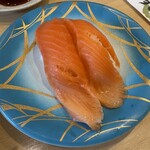 氷見すしのや - 塩麹サーモン   でかっっ(笑)でも、塩麹感一切なし!!サーモンです