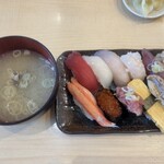 氷見すしのや - 彩りランチ  甘エビじゃなかったけどプリプリしてて美味しいエビだった