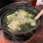 だし家焼肉ゑびす本廛 - 生海苔と豆腐のあっさりスープ　メインのお肉を邪魔しない美味しい