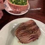 だし家焼肉ゑびす本廛 - 厚切り上タンステーキ　ミジン葱とよく合う