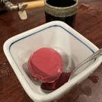 だし家焼肉ゑびす本廛 - デザート　ラズベリー？アイスでさっぱりと