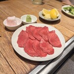熟成和牛焼肉エイジング・ビーフ - タン塩