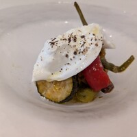 Cucina mollo - 夏野菜のカポナータ　ブラッティーナチーズ添え