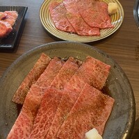 焼肉 いのうえ 国分寺店 - 上限定ロース1人前、下いのうえロース2人前
