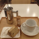 トーコーキッチン - 紅茶シフォンケーキ　ホットコーヒー