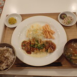 トーコーキッチン - チキン南蛮タルタルソース 副菜二品 豚汁 ご飯