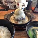 下北沢ミートダイニング - 白バーグ（150ｇ・1600円）