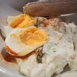 永山肉流通センター - 魅惑のポテトサラダ439円混ぜ混ぜ時