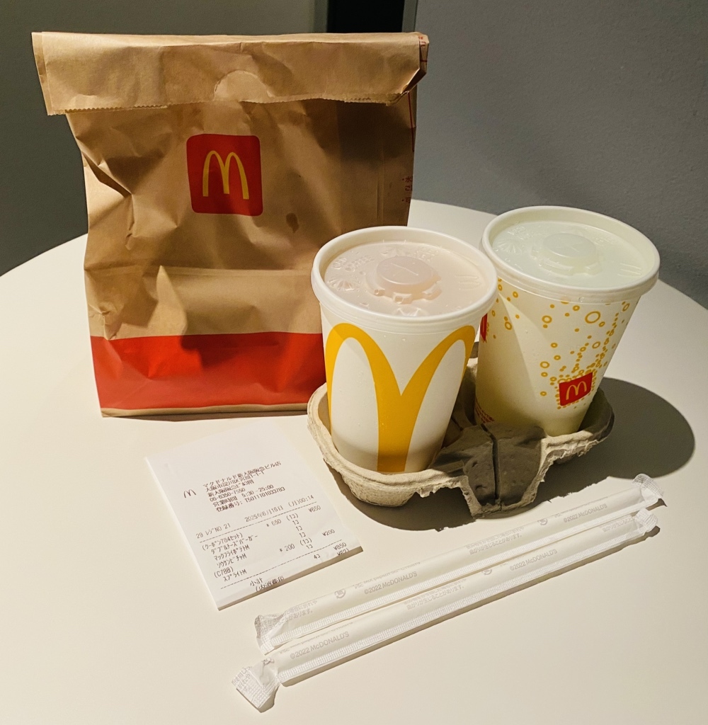 断捨離 マクドナルド フォトアルバム 赤30、黄30、茶20 写真 : マクドナルド 新大阪阪急ビル店 （McDonald's） - 新大阪