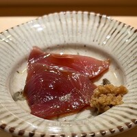 佐野鮨 - 鰹（勝浦） 山わさび