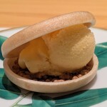 鮨 urag - アイスもなか(メロンアイスと煎り玄米)