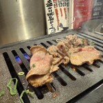 焼肉酒場 スミヨシベース - 九条ネギアクセント