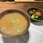 とんかつ 蒼樹 - 豚汁、漬け物・梅干し