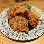 銀座道しるべ - 大山鶏のから揚げ880円