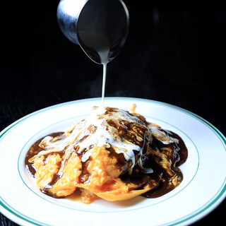 《ランチ限定！》特製デミグラスソースのふわとろオムライス