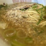 江ちゃんラーメン - 豚骨スープ