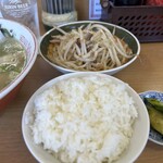 江ちゃんラーメン - ご飯ともやし炒め♫