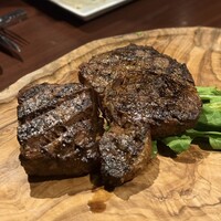 ワカヌイ グリル ダイニング バー 東京 - 切られる前の肉塊！