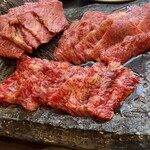 竹屋牛肉店 - 竹屋セット。カルビ、ロース、本日のおすすめ