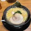 横浜家系ラーメン春吉家 天神三丁目店