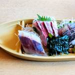 居酒屋 坪まる - おまかせ刺し盛り（ヒラマサ・オナガダイ・アジ）