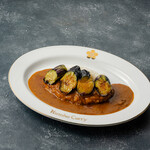クサカカレー - 揚げとろ茄子秘伝のたれ煮カレー/Fried eggplant curry