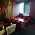 個室 肉寿司と牛タンしゃぶしゃぶ 金肉 - 席