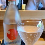 鮨 三心 - お飲み物⓶奥会津金山 天然炭酸の水(ミネラルスパークリングウォーター、株式会社ハーベス)