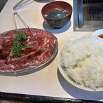 京城園 - ご飯・焼肉大盛り