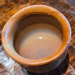 鮨 三心 - ⑩汀線蛤(千葉県九十九里産)の出汁
      汀線蛤は輪郭のハッキリした旨み、一口飲めば直ぐに分かるほど綺麗な出汁、火入の強さと時間がバッチリ合っているのが分かります