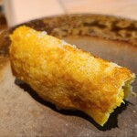 鮨 三心 - ㉓薄焼き玉子
      芝海老の朧入り薄焼き玉子、オールドスタイルな玉子ですが、逆に今はやっているお店が少なくて新鮮な感じがします