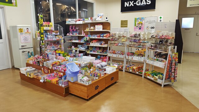 斜里の小さな駄菓子屋さん - 知床斜里（売店）