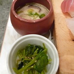 贅食家 千壽 - 具沢山の茶わん蒸しと漬物