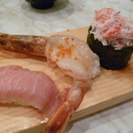 贅食家 千壽 - 追加した三巻の寿司