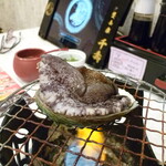 贅食家 千壽 - 残酷焼きの活アワビ