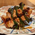 薪鳥新神戸 - おまかせコース（¥16,000）
      　└高原比内地鶏 すね