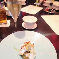 チャイナルーム - 最初の1品のアオリイカ