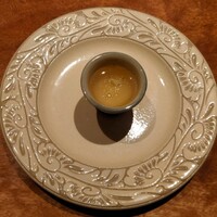 KOKE - スープ(豚骨と昆布出汁、月桃油)