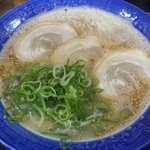 大分ラーメン 十八番 - 中ラーメンは680円
